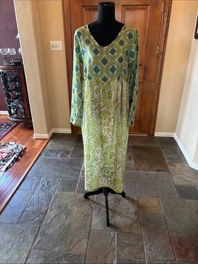 Source Unknown Green and Teal Floral Long Sleeve Maxi Dress
